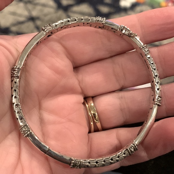 Sterling silver filigree hinged bracelet. Made in Indonesia. Fits 7.5 wrist. - Picture 3 of 3